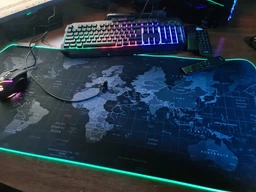 Большой геймерский RGB коврик (игровая поверхность) с подсветкой для мыши 900 x 400 x 3 мм фото от покупателей 4