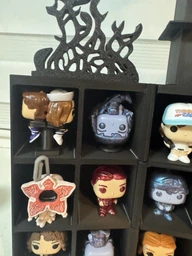 Тематическая Полка Большой Раскладной Дом для Фигурок Stranger Things Kinder Joy Funko Pop Stand / Display / Для 24 Фигурок из Сериала Очень странные дела фото от покупателей 8