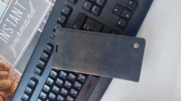 Чехол-книжка CaseMe из нубука для Xiaomi Redmi Note 10 Pro Бордовый фото от покупателей 1