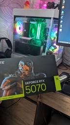 Видеокарта Gigabyte Nvidia GeForce RTX 5070 WINDFORCE OC SFF 12G (GV-N5070WF3OC-12GD) фото от покупателей 3