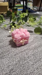 Ароматизована свічка від Your Candles у вигляді подарунка з букету фото от покупателей 1