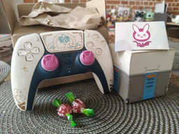 Накладки на стики KontrolFreek Overwatch D.Va для Sony PS4 DualShock / PS5 DualSense