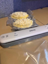 Вакуумный упаковщик RZTK Vacuum Compact 90W + 5 пакетов для вакуумирования 15х20 см