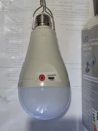 Лампочка с аккумулятором аварийная E27 светодиодная 20Вт, автономная энергосберегающая LED-лампочка с крючком от сети 220В и аккумулятора для дома, дачи и кемпинга, холодный белый свет, SS-6920 фото от покупателей 1