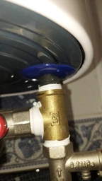 Водонагрівач (бойлер) електричний накопичувальний Electrolux EWH 50 MXM WiFi EEC фото від покупців 14