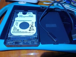 Жесткий диск 2.5" SATA 500GB WD AV-25 (_WD5000LUCT_) фото от покупателей 1