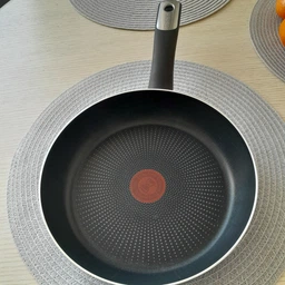 Сковорода Tefal Hard Titanium Essential 28 см (C3880642) фото от покупателей 7