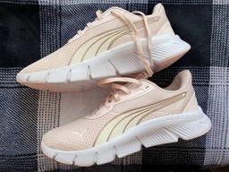 Женские кроссовки для бега Puma FlexFocus Lite Modern 31296204 40.5 (7UK) 26 см Puma White-Feather Gray-Puma Black (4069161646799) фото от покупателей 3