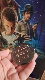 Значок Stranger Things Очень странные дела #08