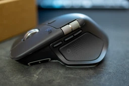 Мышь Logitech MX Master 4 Performance Wireless/Bluetooth Pale Grey (910-007563) фото от покупателей 12