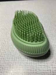 Массажная резиновая щетка мочалка для животных с отсеком для шампуня BATH BRUSH (зеленая)
