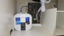 Водонагреватель Midea D10-20VI(U) (000003890), 10 литров, 2 кВт, накопительный, под мойкой, верхнее подключение воды, квадратный, вертикальный монтаж мокрый ТЭН, механическое управление, белый