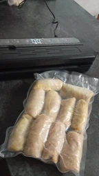 Вакууматор для запаювання продуктів та їжі у вакуумні пакети побутовий вакуумний пакувальник на кухню фото від покупців 6