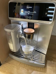 Кофемашина Philips LatteGo Pro серії 8000 Café Aromis EP8757/20 фото от покупателей 11