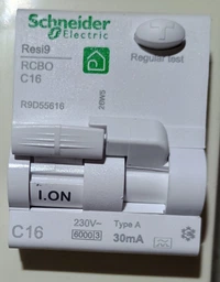 Диференціальний автомат Schneider Electric RESI9 16А 30мA 1P+N 6кA "С" тип А R9D55616 фото від покупців 1