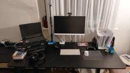 Геймерський стіл Officepro ODE1670W фото від покупців 4