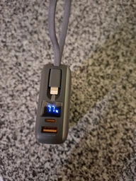 Повербанк 10000 mAh 22.5W Foneng PX115 с LED дисплеем и быстрой зарядкой PD/QC USB-C порт встроенный кабель Type-C lightning универсальный мощный портативный повер банк 10 000 power bank павербанк для телефона iPhone Samsung роутера планшета серый фото от покупателей 7