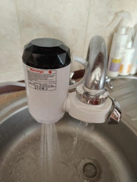 Проточный водонагреватель на кран 3000 Вт, мини-бойлер насадка с нагревом воды до 60°C и комплектом для установки, электрический водонагреватель для кухни и ванной Белый FXD-113-1 фото от покупателей 4