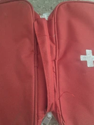 Аптечка-органайзер дорожня First Aid, компактна сумка для ліків, медичний контейнер фото от покупателей 8