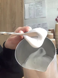Капучинатор аккумуляторный вспениватель молока миксер электрический для кофе капучнино горячего шоколада 3 скорости, черный фото от покупателей 10
