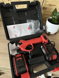 Секатор акумуляторный VOLLYX RED 21V кусторез садовые ножницы + 2 аккумулятора + кейс фото от покупателей 19