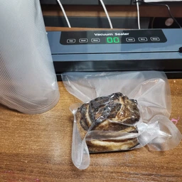 Пакети для вакууматора вакуумні для вакуумного пакування набір 2 рулони по 6 м 20 25 см рулони запаювання та вакуумування сухих вологих продуктів сумісні з усіма типами вакууматорів міцні без запаху зберігання заморожування для кухні та дому фото від покупців 4