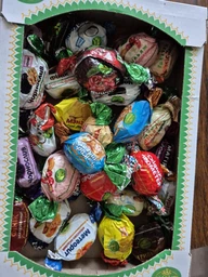 Конфеты в коробке ассорти ТМ Amanti 1 кг Аманти классический вкус фрукты в шоколаде