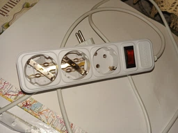 Мережевий фільтр Maxxter SPM3-G-10G, сірий, 3 м кабель, 3 розетки