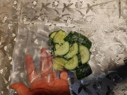 Вакууматор для продуктів та їжі 120 Вт із вбудованим різаком та сенсорним керуванням побутовий вакуумний пакувальний електричний автоматичний домашній + 10 пакетів у подарунок фото від покупців 1