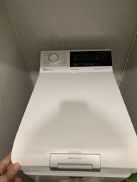 Стиральная машина с вертикальной загрузкой Electrolux EW8T337U