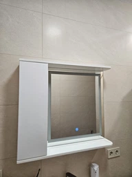 Зеркальный шкаф ШК20 с LED подсветкой с сенсором 800х700х160 мм дверца слева фото от покупателей 1