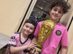 Конструктор LEGO Editions Football Официальный трофей чемпионата мира по футболу FIFA 2845 деталей (43020)