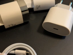 Комплект Зарядное устройство Foxconn с быстрой зарядкой 35W USB-C + Кабель USB-C - USB-C 1 м White для Apple iPhone (37432a) фото от покупателей 2