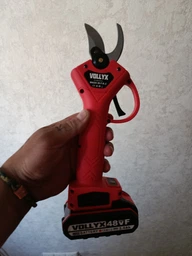Секатор акумуляторный VOLLYX RED 21V кусторез садовые ножницы + 2 аккумулятора + кейс фото от покупателей 8