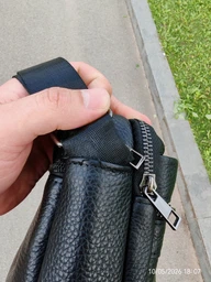 Сумка чоловіча шкіряна через плече 18х21х6 / барсетка для прогулянок / месенджер для телефону, чорний фото від покупців 3