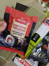 Суміш білого та чорного кунжуту Akura смажена 50 г