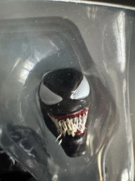 Веном рухлива фігурка супергероя 16 см Venom іграшка зі знімними елементами в коробці для хлопчиків від 4 років марвел