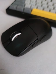 Игровая Мышь VGN VXE R1 SE+ Белая, Беспроводная 2.4G/Bluetooth/Кабель. Сенсор PAW3395 SE. 18000DPI