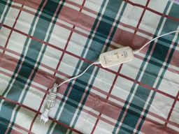 Электропростынь с подогревом 120х160 полуторная Electric Blanket, Турция, 80 Ватт, в клеточку фото от покупателей 2