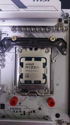 Центральний процесор AMD Ryzen 7 7800X3D 8C/16T 4.2/5.0GHz Boost 96Mb Radeon Graphics AM5 120W w/o cooler TRAY фото від покупців 2