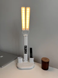 Лампа настольная светодиодная с LED-дисплеем и часами, складной аккумуляторный светильник для чтения и обучения с регулировкой яркости, 3 режимами света и подставкой органайзером, для офиса и дома, SLV-26-White