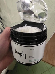 Deeply Restoring Hair Mask Восстанавливающая маска для волос 300 мл