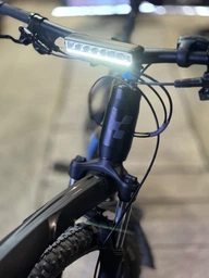 Велосипедная LED фара велосипедный фонарь передний велофара аккумуляторная на руль