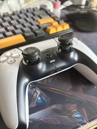 Накладки на стики KontrolFreek® Galaxy (White) для Sony DualShock PS4 / DualSense PS5 [382252749] фото от покупателей 1