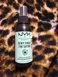 Фиксатор для макияжа NYX Professional Makeup Make Up Setting Spray 02 Dewy Finish 60 мл (800897813727)