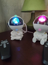 Проектор-нічник Космонавт Зоряне небо Astronaut Nebula Projector білий фото от покупателей 5