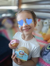 Сквиш Пельмень 10 см. в коробочке, игрушка антистресс Glitter Dumpling улыбающийся пельешка в пароварке фото от покупателей 2