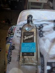 Текила Jarana Blanco 0.7 л 35% (7501043722070)