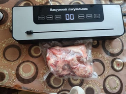 Вакуумный упаковщик бытовой вакууматор украинская версия для еды да продуктов 120 Вт с дисплеем и резаком