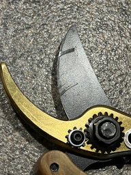 Секатор садовый обводной Bradas V-Series Titanium & Wood (KT-V1039) фото от покупателей 3